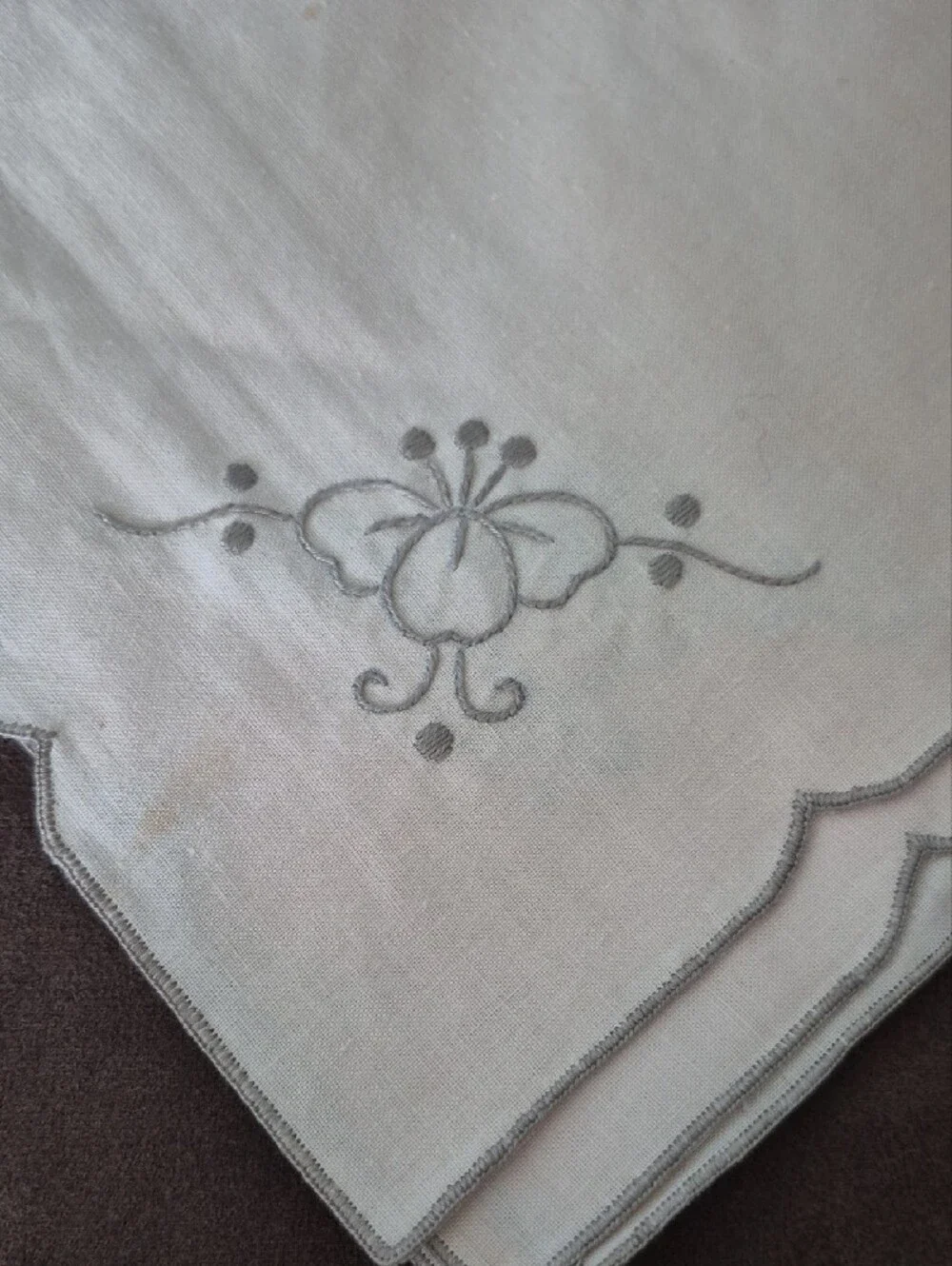Vintage Embroidered Scalloped Edge Napkins - Cream 12 Total